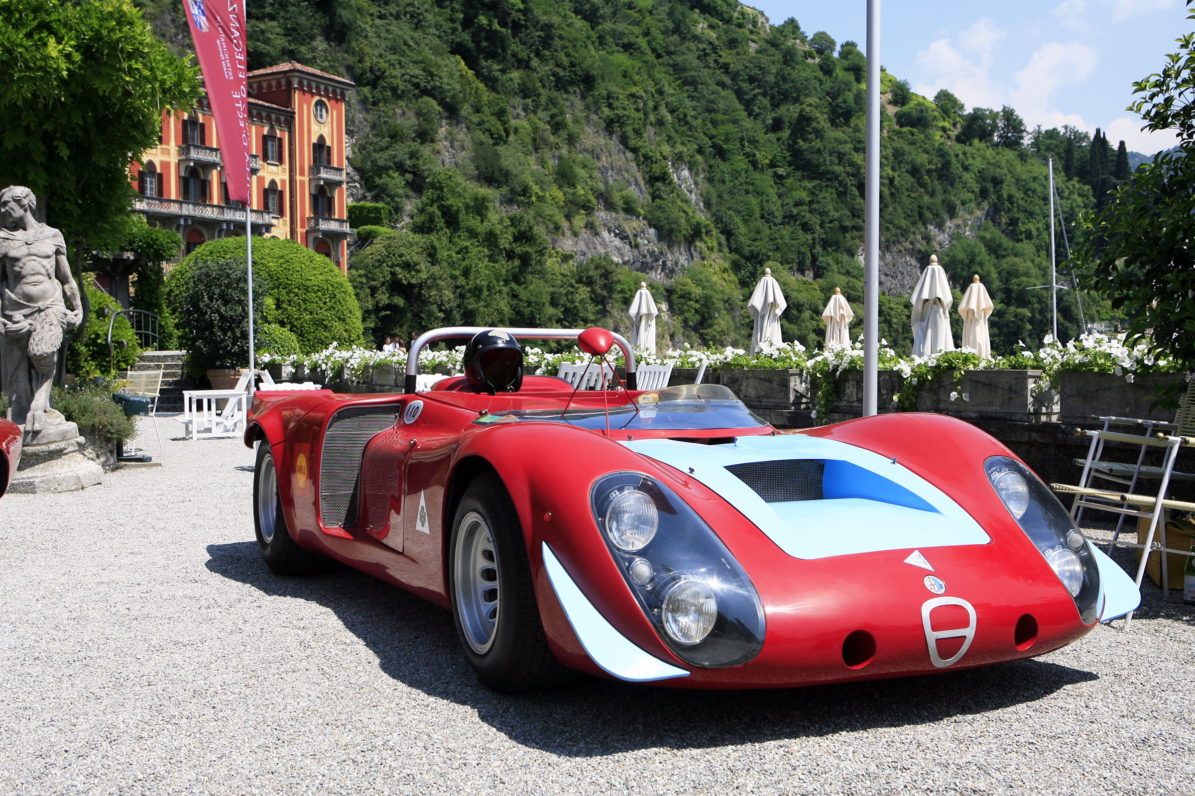 Class H -108 - Colour and Speed Post-War Racing Icons . Alfa Romeo 33/2 by Autodelta