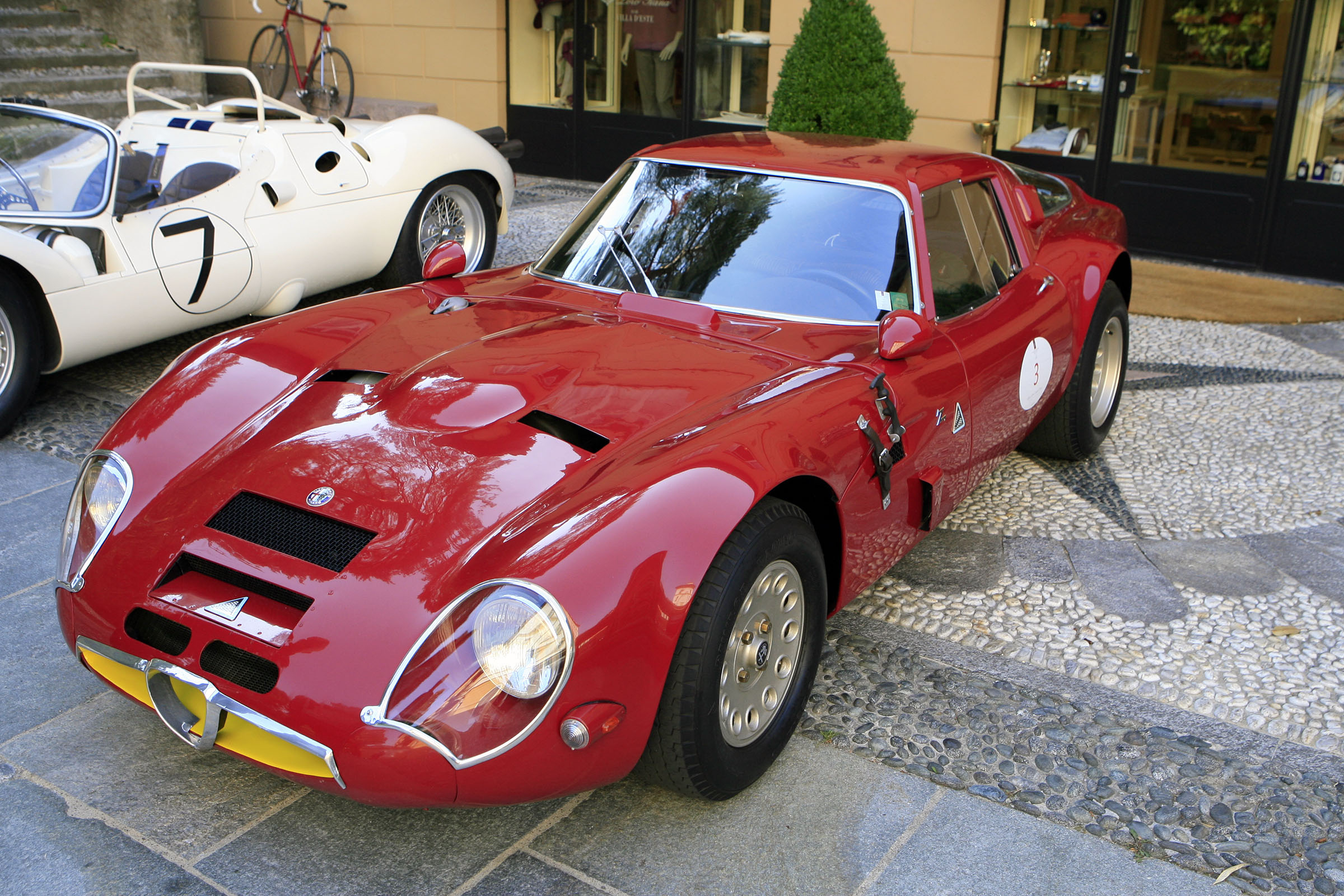 Class H -102 - Colour and Speed Post-War Racing Icons. Alfa Romeo TZ 2 by Zagato (1965)