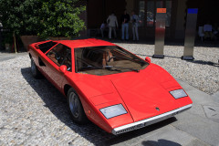 Class G : La Dolce Vita. Lamborghini LP 400 Countach by Bertone (1975))