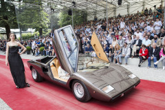 Class H -92 -How fast is fast enough - Mid and rear-engined supercars from the disco era. Lamborghini  Countach LP400 by Bertone (1976)