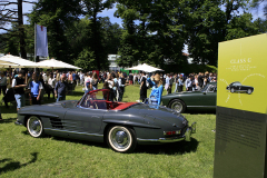 84/ Mercedes-Benz - 300 SL 1960 Roadster driven on the delvery tyres "Continental Super Record" at Villa Erba