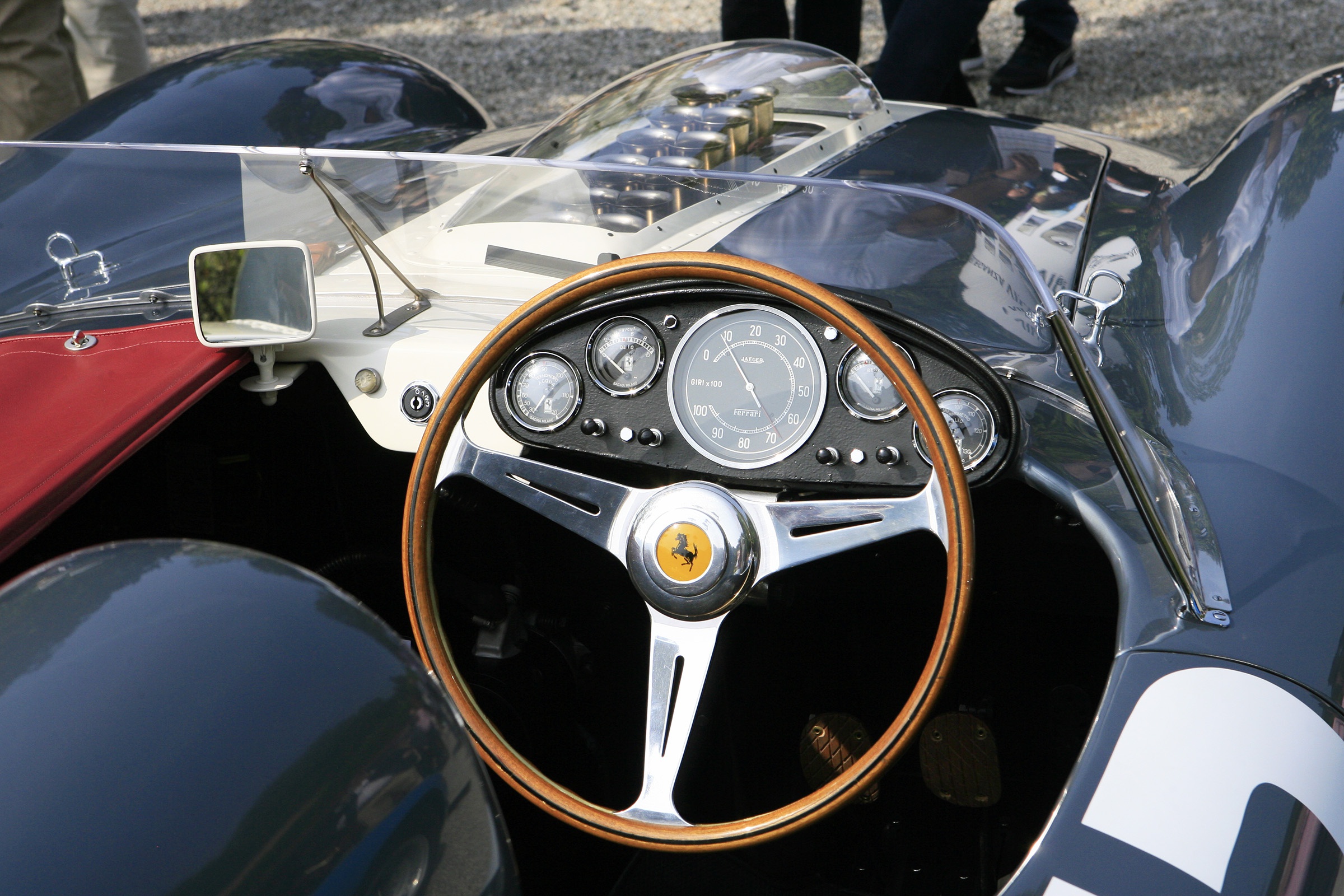 Ferrari 335 Sport cockpit and the V12 engine