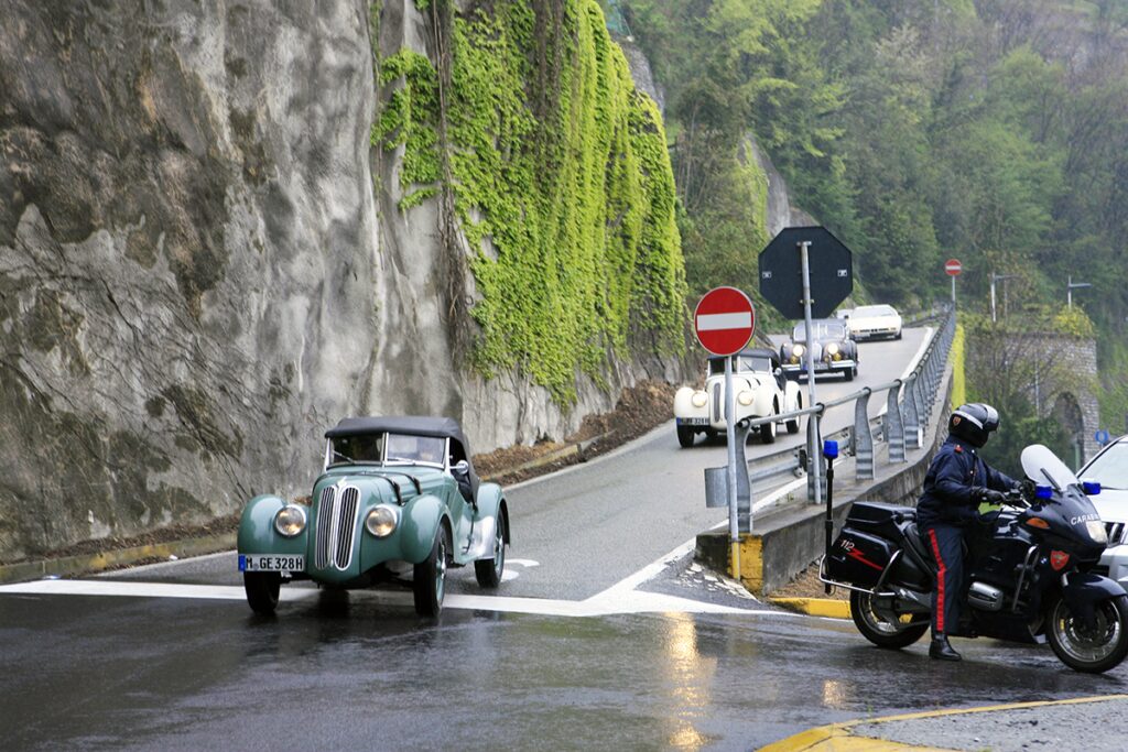 The Way of Elegance, winding around Lake Como and its picturesque hills, began as a half-day drive and has since evolved into what is now known as the Prelude Tour. This annual tradition allows concours participants to warm up for the weekend with a relaxed two-day road trip through the scenic roads of Northern Italy. ©photoLeonBeenen