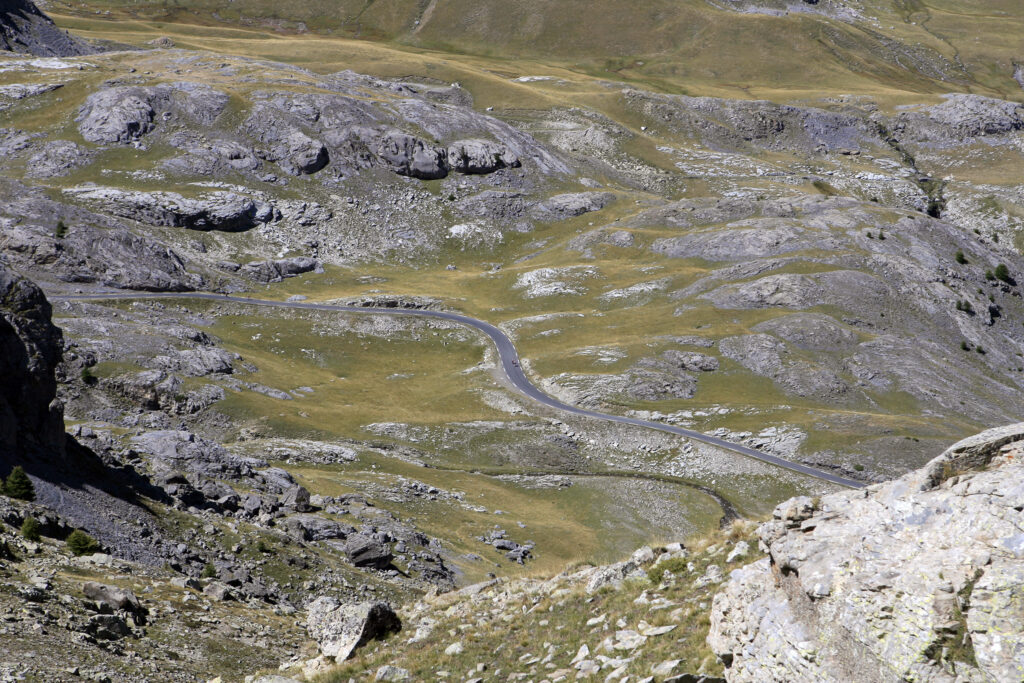 Sensational Heights, Lunar Landscapes & Unforgetable Resorts Tour / Porsche 911 / Ferrari California Col de la Bonette 2715 meter / Maritime Alps / Zee-Alpen / Zuid-Frankrijk / South of France / Haute-Provence / Provence-Alpes-Côte d'Azur region of France / Route des Grandes Alpes / foto ©LeonBeenen.