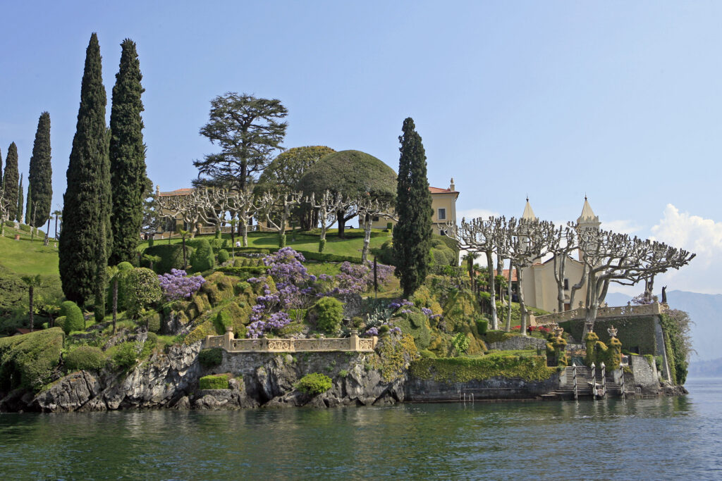 Villa Del Balbianello view from the lake. From Star Wars Episode II, to Casino Royale, to a Month by the Lake, the villa has been picked by many directors as their Italian location of choice for their masterpieces, but it’s also a chest overflowing with hidden treasures: ancient objects, art collections from exotic countries, mementos of explorations in the most remote areas of the world.